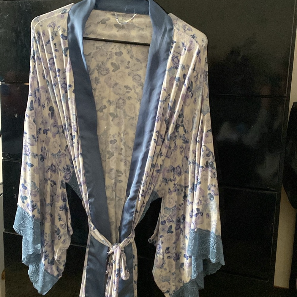Soft Satin Robe - Picture 2 of 4